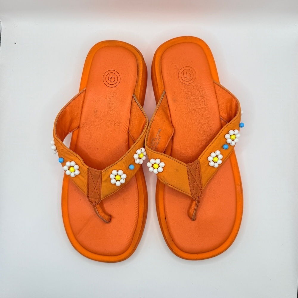 Urban Outfitters Orange Beaded Daisy Flip Flop Sandals Women’s Size 9 - Picture 2 of 6